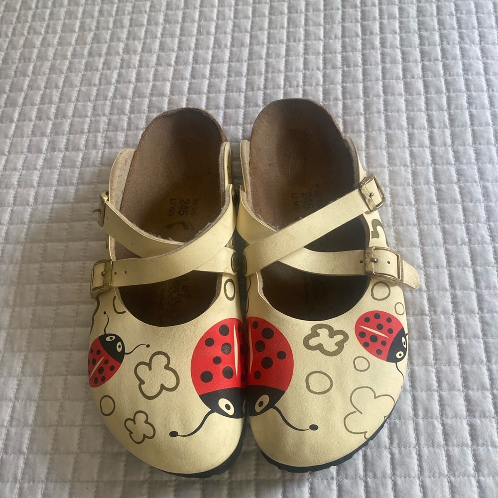 Birki’s Ladybug clogs